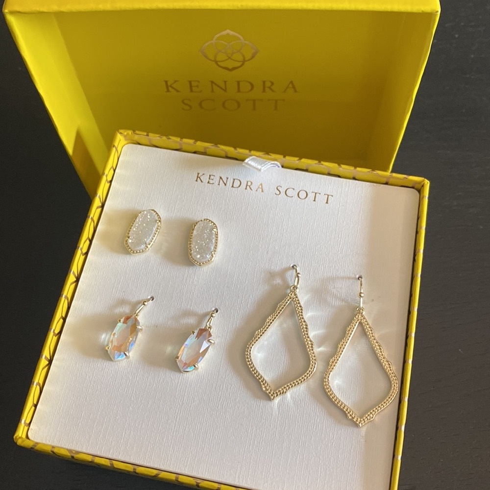 Brand New Kendra Scott Gift Set of 3 Earrings Gold Dichroic Glass